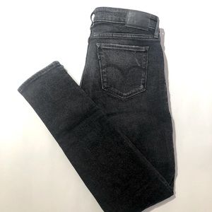 Levi’s 711 black Skinny - 27